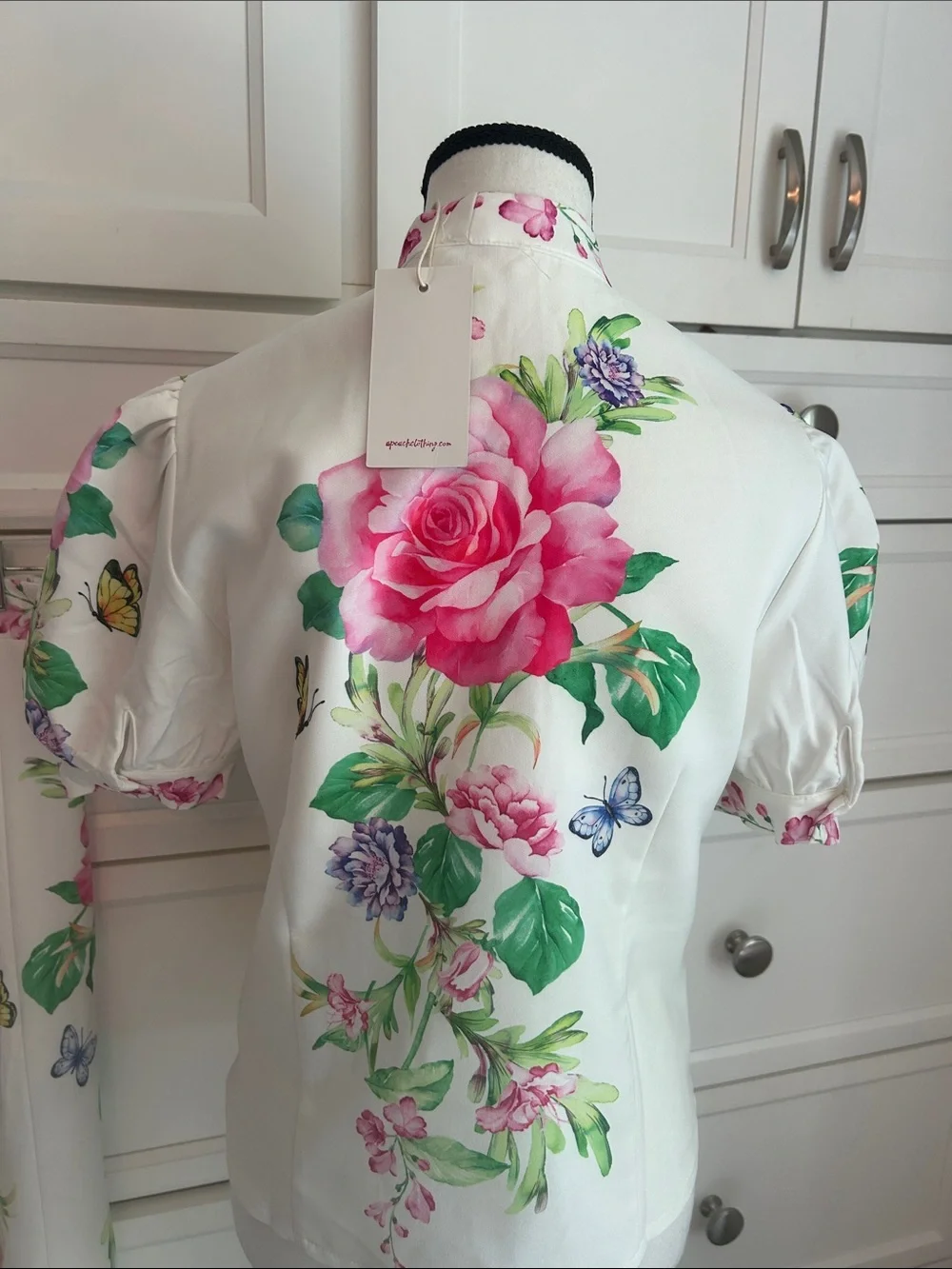 A.Peach nwt peach
